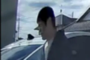 バック駐車中にいきなり割り込んで前向き駐車して来て駐車スペースを横取りしたプリウス(ゴキブリウス)に乗った40前後のアホ面糞オヤジ。