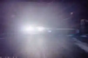 前にトラックが走って遅かったが車間距離とらずに後ろから中央寄りに走ってイライラした。白色ハイゼット 東九州道方面へ走り去っていった。