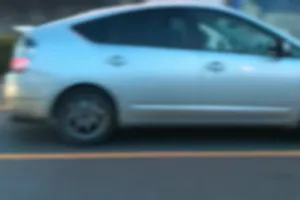 つくばナンバーのプリウス（シルバー）
煽り割り込みを繰り返し事故寸前
他の車からクラクションを鳴らさるてもお構いなし
運転手は30代細身長髪の男性