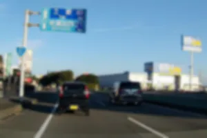 黒　日産軽　５７４　花ゆめ前から煽らせ運転。
明らかな悪意あり、ほかにも意識的に迷惑運転を実施している。
チキン君。