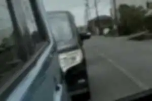 ホワイト VOXY
同じくTOYOTAかアホンダの丸っこいSUV
336〇1〇3 ブラック セレナ
全て20代位の男運転。
マナー悪過ぎ。
自動車学校で、まともな授業を受けて来なかった可能性がたかめ。
親からマトモに教育や躾もされてないかも。
こういう輩が、事故起こす原因でもあります。
「少し位、いいや」という甘さが、油断大敵。