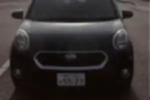 右折レーンでの信号待ちウインカーを出さない。
青になってから出し始める。
バイパス（２車線）で右車線を走り続けている。

前後ドラレコ付きのダイハツ・ブーン