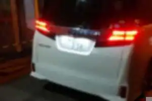 歩道に乗り上げて駐車の常習犯