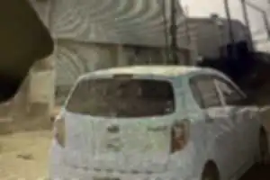 国道135号線　伊東市方面に向かう途中、煽り運転。 ホンダ　黒　N BOX カスタム　スモーク貼りロゴも真っ黒なので輩かと思ったがおばさんが運転。伊豆583ふ…76