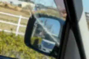 施設内逆走、健常者なのに障害者用に駐車、韓国人風の男女30代〜40代