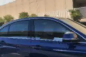 紺の3シリーズBM 年寄りが暴走　幅寄せ、煽り運転を故意にしてくる
悪質過ぎる