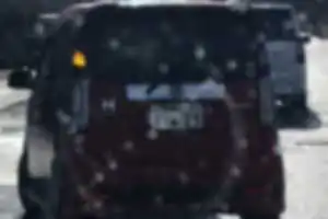 走行中の窓からのタバコ灰捨て。タバコポイ捨て。