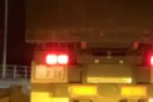 車間距離詰めすぎオバさん