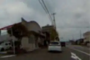 免許を再取得していただくべき事案。
交差点付近にて迷惑駐車、しかも、駐車禁止の標識の前。
事故の原因となるため、とても危険！