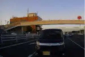 2021年10月24日午前6時15分ごろ
千葉県袖ケ浦市福王台3丁目交差点付近から市原市姉崎駅付近
姉崎教習所の交差点を右折し姉ヶ崎駅方面へ逃亡

うしろから猛スピードで煽ってきてパッシング、蛇行運転のオラオラ走行
もちろんノーウィンカーで大型トラックへの割り込み
注意しに出ると40代くらいの小さく小汚いオッサン登場
声震えてるしかなりビビりな模様
車に乗っただけで自分が強くなったと思ってる勘違い小心者
警察には通報済み