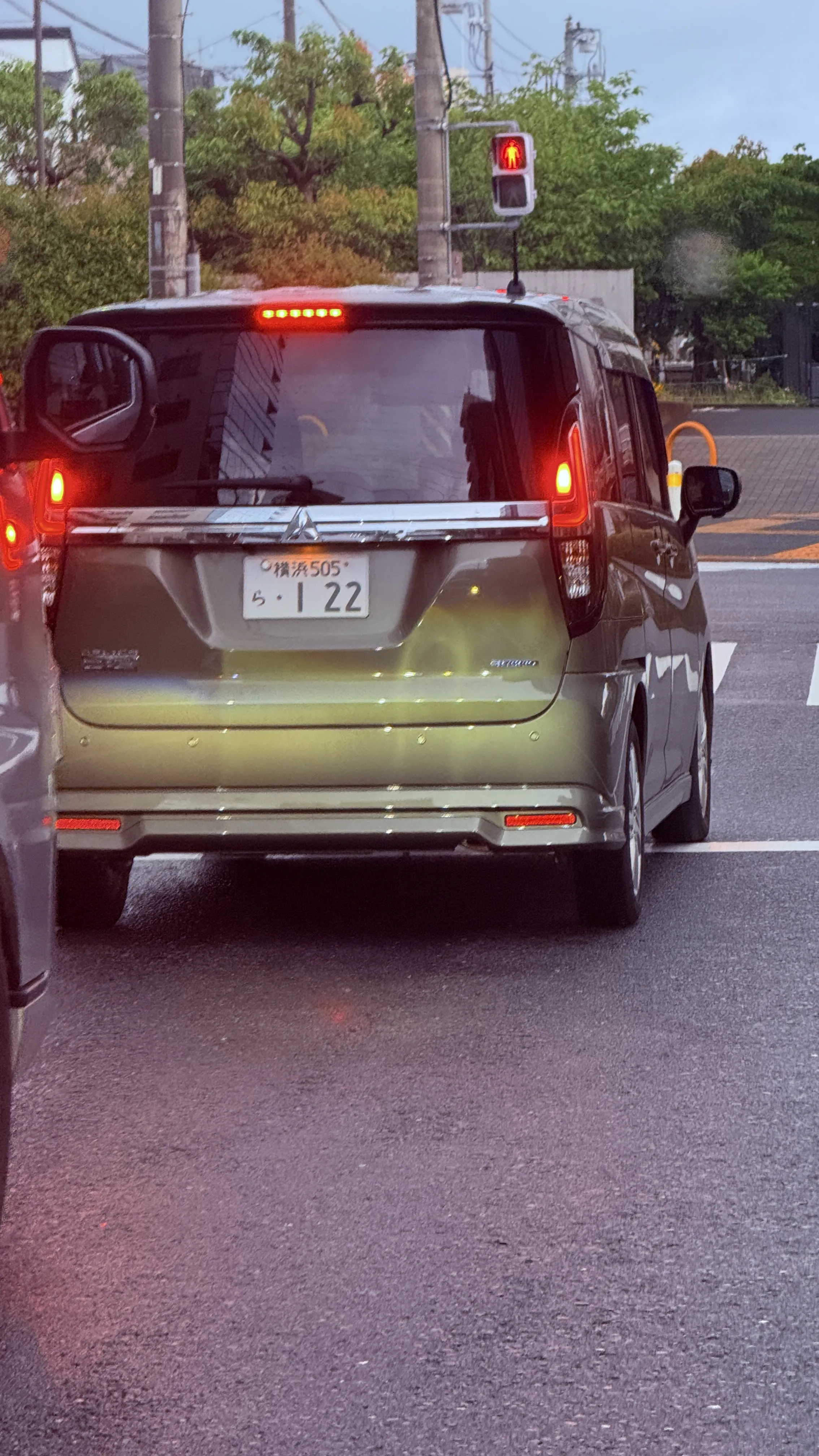 令和7年6月11日、5時25分頃、横浜アリーナ手前から港北警察署間、接近煽り、港北警察署を左折し、新羽方向へ。