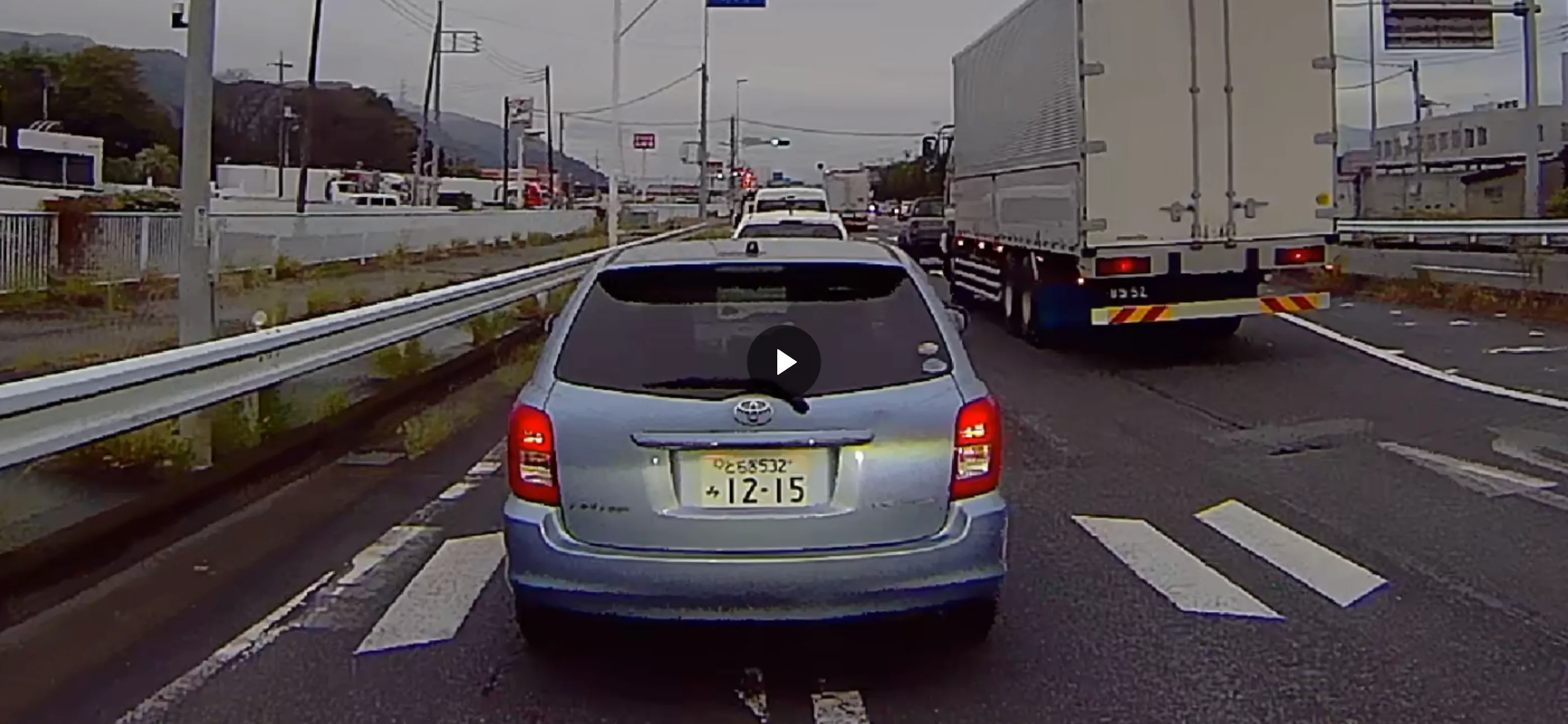 朝警察がいないと踏み平然と行われるオレンジラインカットゴミ