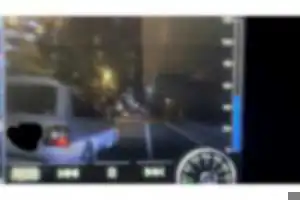 新道沿い、宮の沢方面での出来事。
白のランドクルーザーによる、右折レーンを越えての割り込みや幅寄せ。また不要な急ブレーキ。明らかに意図的な行為です。
こちらが何もしないのを確認すると、満足したのか颯爽と去って行きました。