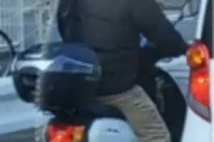 右車線をずっと低速走行していた。