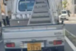 何度か同じ車に煽られています。車間距離を詰めてクラクションを鳴らしてきます。