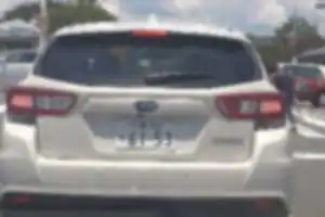 あおり運転で右から左に左から右に。事故になりますよ