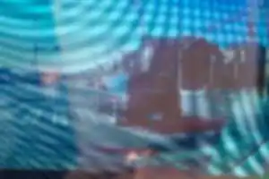 赤信号無視の危険運転。　
黒のステーションワゴン。運転手　男。　
信号待ちしていた前の車を追い越し赤信号を通過