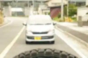 車間距離不保持
ドライブレコーダーの普及で、車間距離を詰めるクルマは減ってきたように感じます。たまに、車間感覚のマヒしたドライバーに出会います。
菊川市にて。