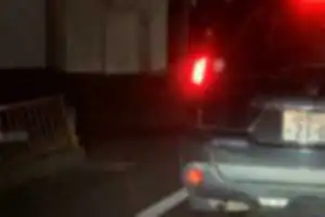 後から煽られ幅寄せされて停車
進路をふさがれていちゃもんつけられた。