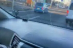 男2人
Kの青
朝7時30過ぎ