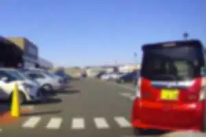 車間詰められました。
後方ドラレコに気付いて逃げた。